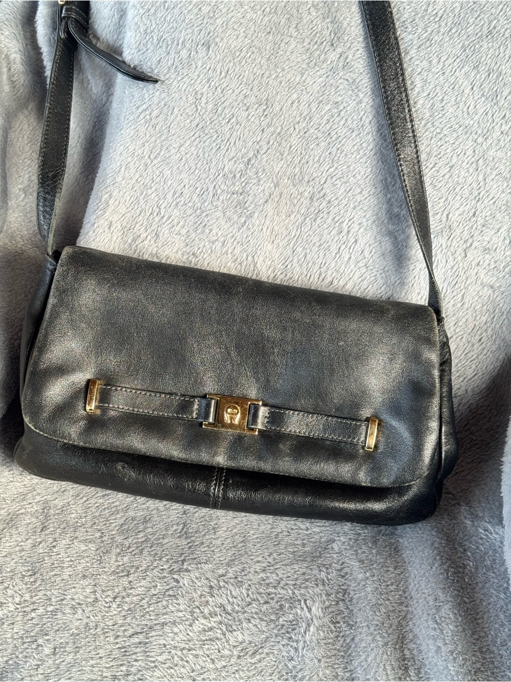 Vintage Etienne Aigner Black Genuine Cowhide Leather Shoulder Bag Gold Accents